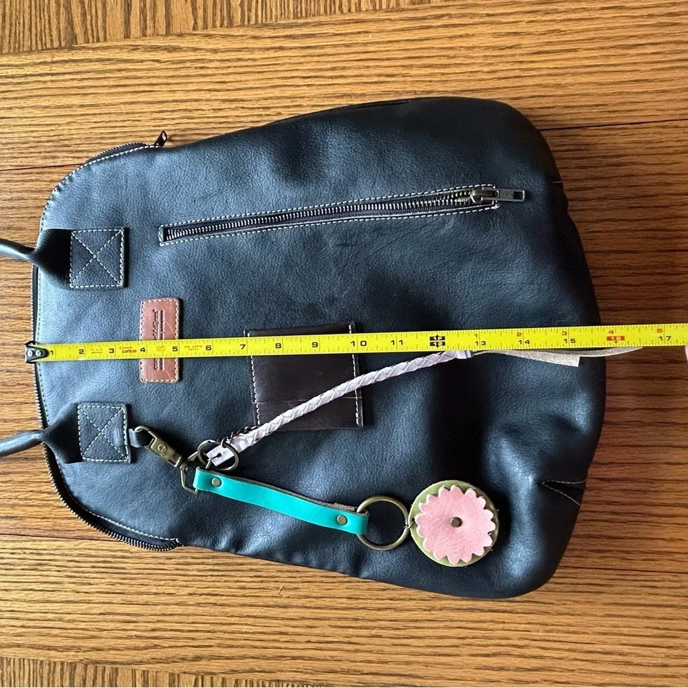 Cueropapel& Tijera Black Leather Large Zippered Bag with Charms - Picture 8 of 16